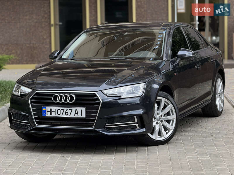 Седан Audi A4 2018 в 