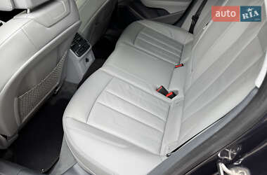 Седан Audi A4 2018 в 