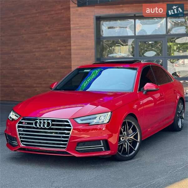 Седан Audi A4 2016 в 