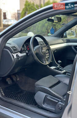 Универсал Audi A4 2004 в 