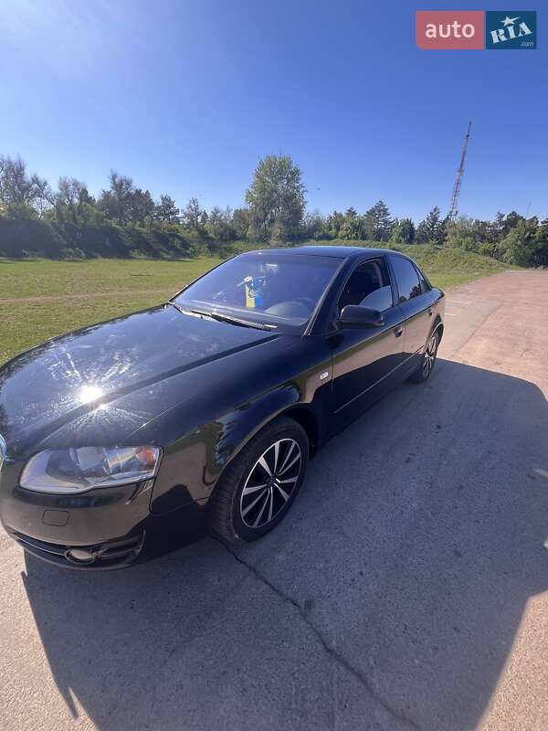 Седан Audi A4 2005 в Тростянце