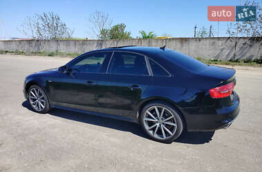 Седан Audi A4 2015 в 