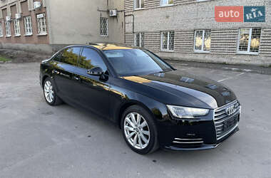 Седан Audi A4 2015 в 