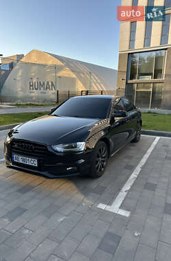 Седан Audi A4 2014 в Дніпрі