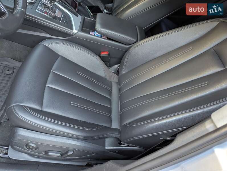 Седан Audi A4 2017 в Киеве