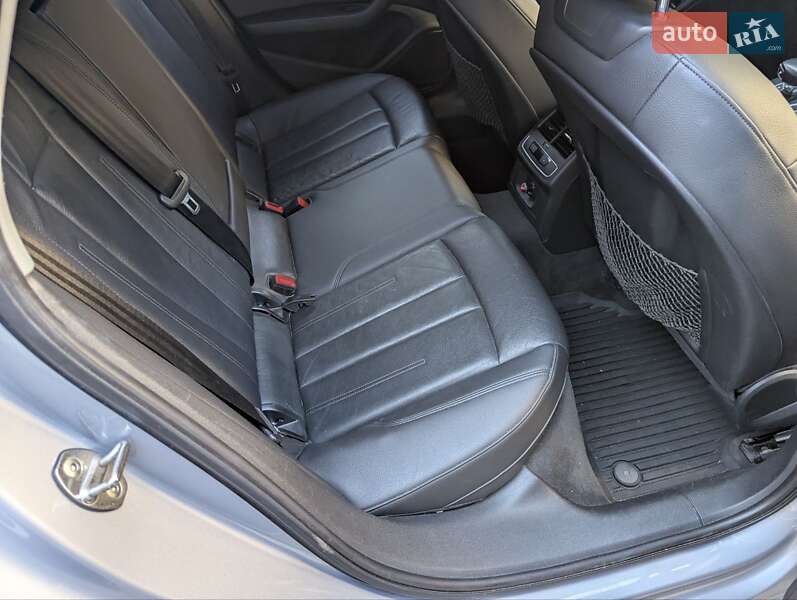 Седан Audi A4 2017 в Киеве