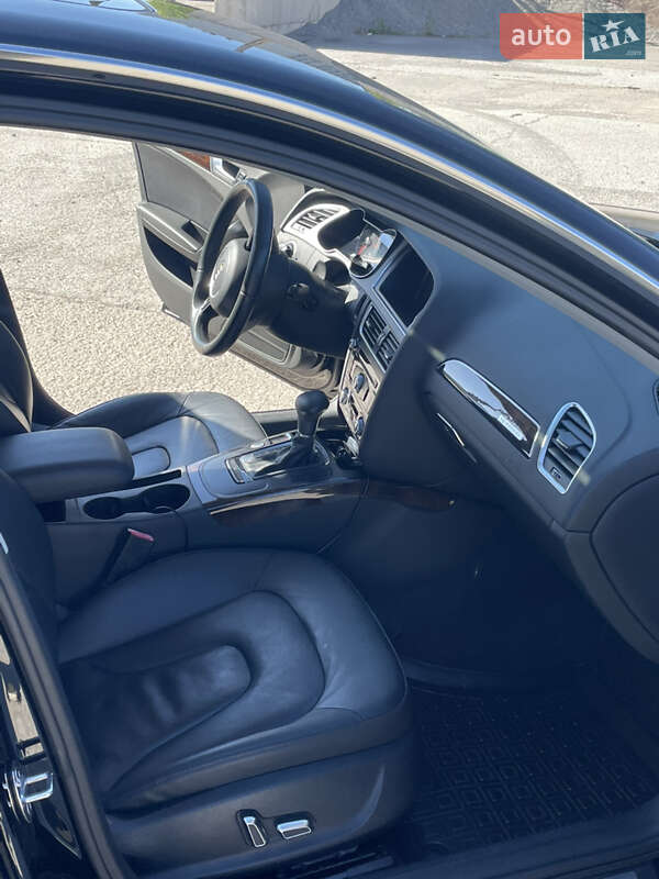 Седан Audi A4 2014 в Киеве
