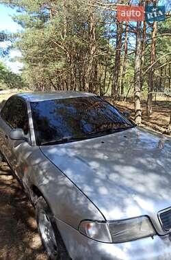 Седан Audi A4 1995 в Овручі