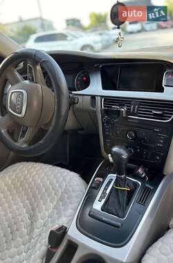 Седан Audi A4 2011 в 