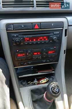 Седан Audi A4 2004 в Городенці
