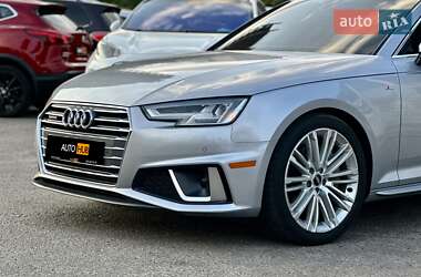 Седан Audi A4 2018 в 