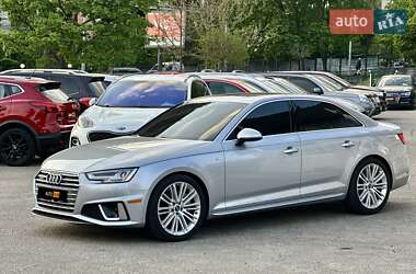 Седан Audi A4 2018 в 