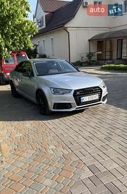 Седан Audi A4 2016 в 