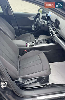 Седан Audi A4 2015 в 