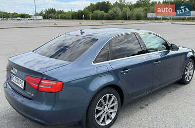 Седан Audi A4 2015 в 