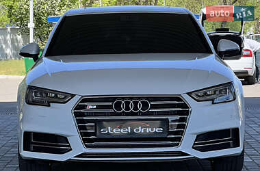 Седан Audi A4 2016 в 