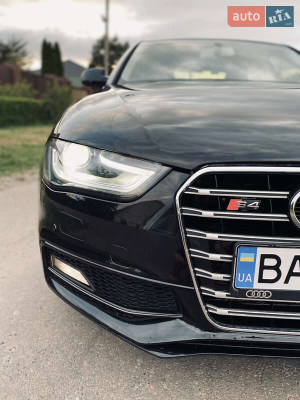 Седан Audi A4 2015 в Кропивницькому