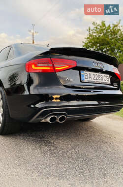 Седан Audi A4 2015 в 