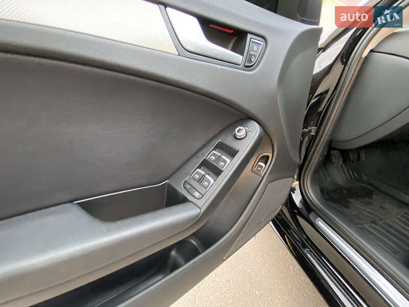 Седан Audi A4 2015 в Кропивницькому