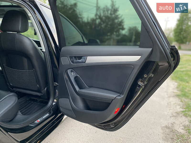 Седан Audi A4 2015 в Кропивницькому