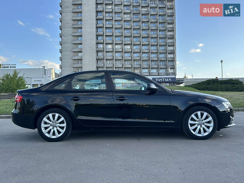 Седан Audi A4 2013 в Сумах