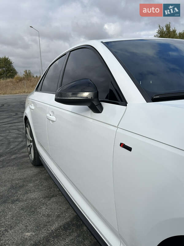 Седан Audi A4 2017 в Полтаві