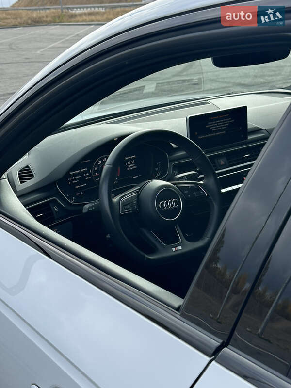 Седан Audi A4 2017 в Полтаві