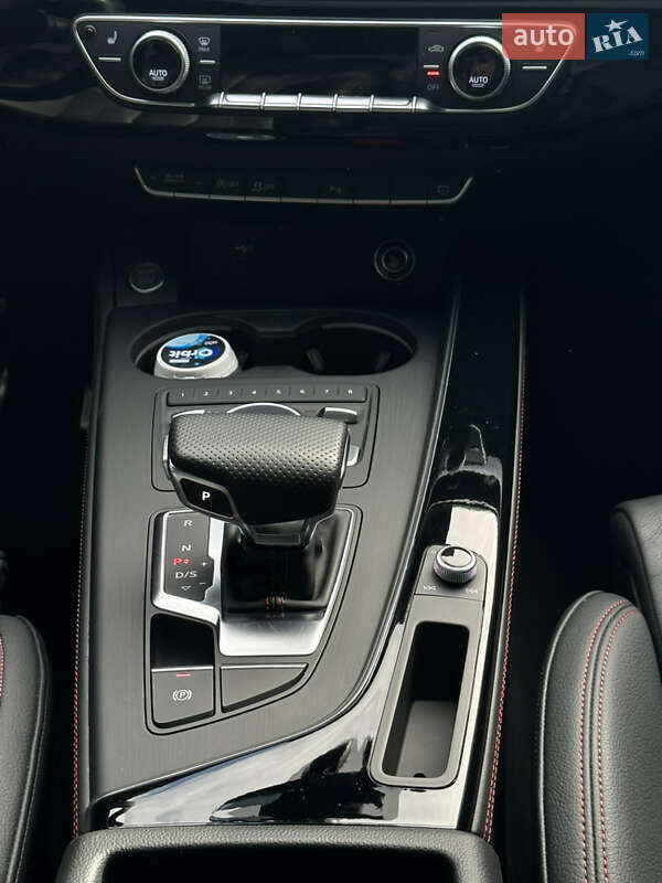Седан Audi A4 2017 в Полтаві
