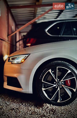Седан Audi A4 2016 в 