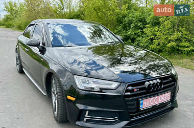 Седан Audi A4 2018 в 
