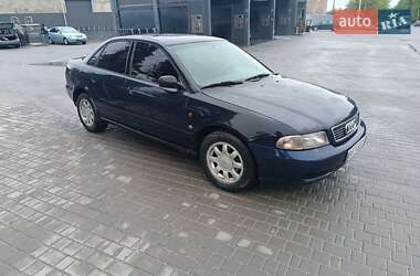 Седан Audi A4 1995 в Кам'янець-Подільському