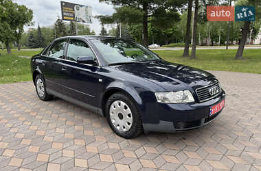 Седан Audi A4 2004 в 