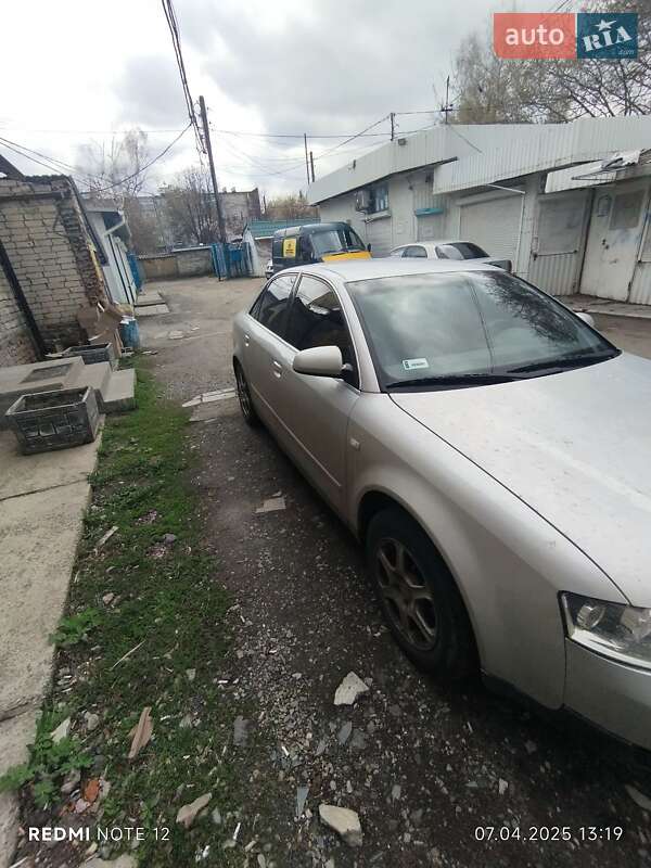 Седан Audi A4 2000 в Чугуеве
