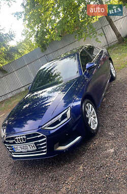 Седан Audi A4 2021 в Львове