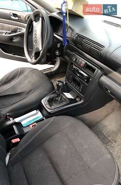 Седан Audi A4 1997 в 