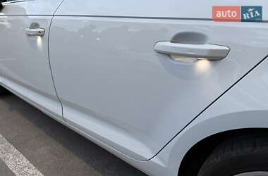 Седан Audi A4 2019 в 