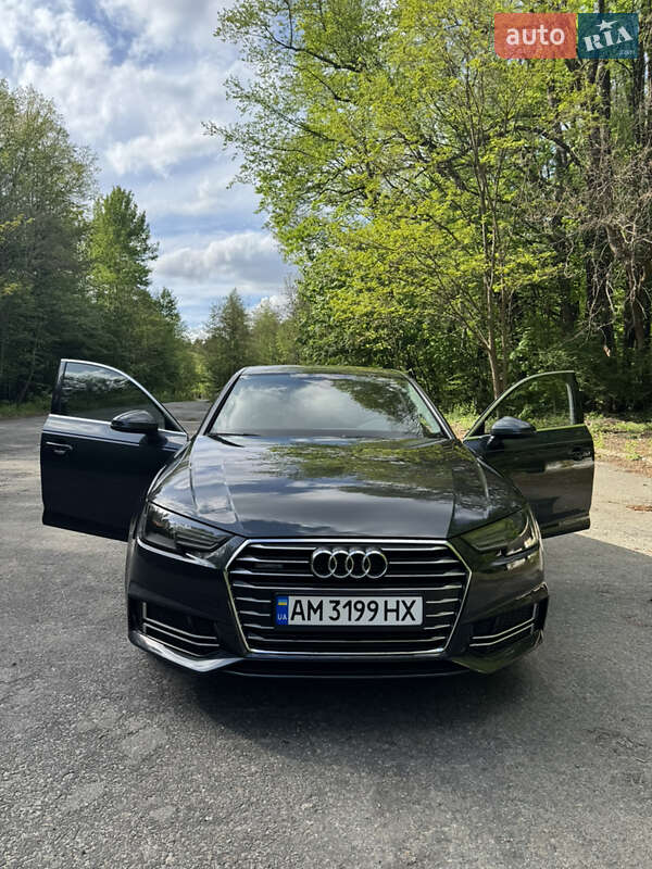 Седан Audi A4 2018 в Радомышле