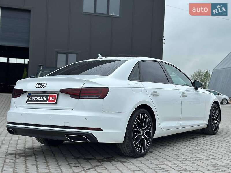 Седан Audi A4 2019 в Львові