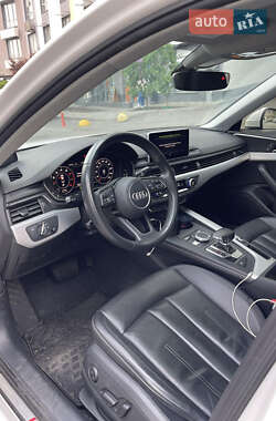 Седан Audi A4 2018 в 