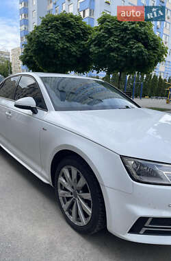 Седан Audi A4 2018 в 