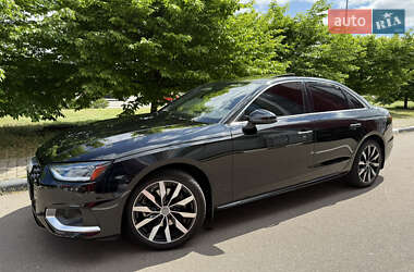 Седан Audi A4 2020 в 