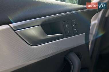 Седан Audi A4 2017 в 