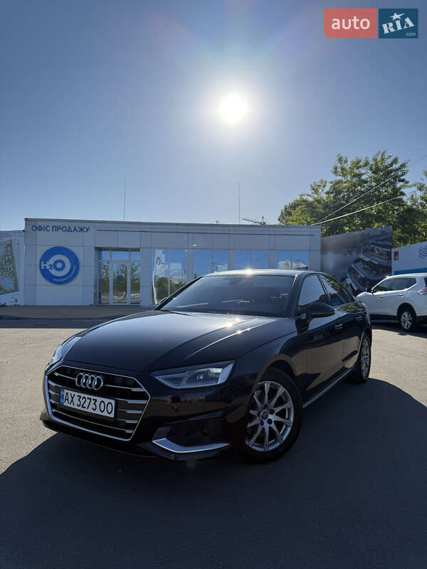 Седан Audi A4 2020 в 