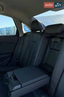 Седан Audi A4 2020 в 