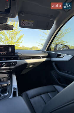 Седан Audi A4 2020 в 