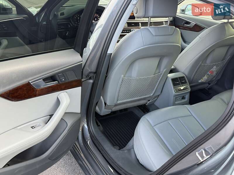 Седан Audi A4 2019 в Ровно