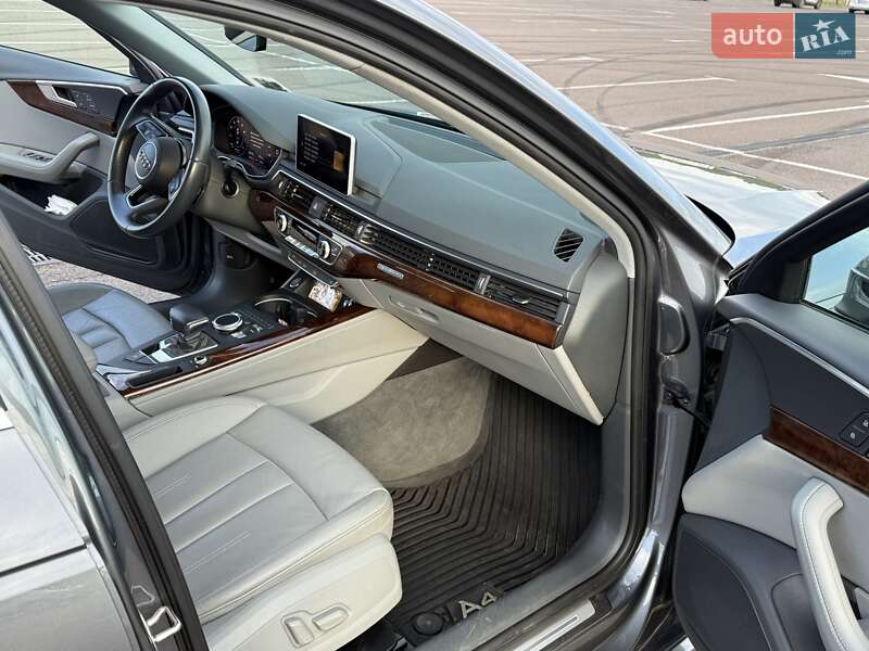 Седан Audi A4 2019 в Ровно