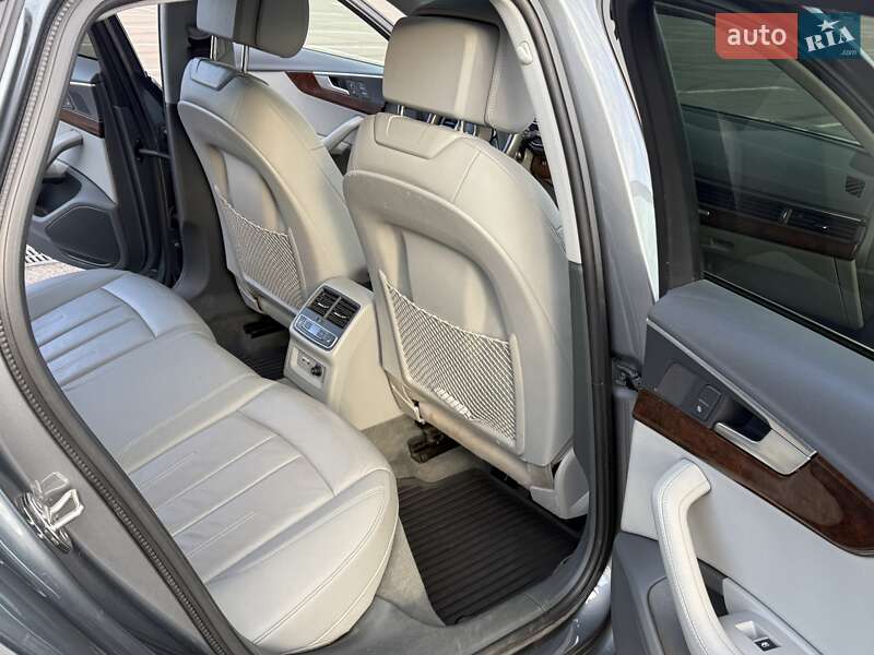 Седан Audi A4 2019 в Ровно