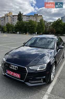 Седан Audi A4 2018 в 