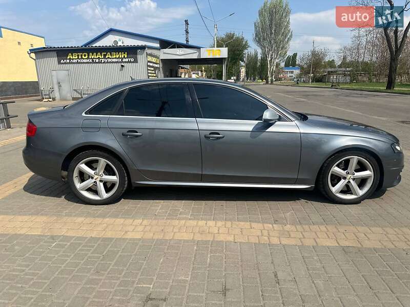 Седан Audi A4 2011 в Никополе